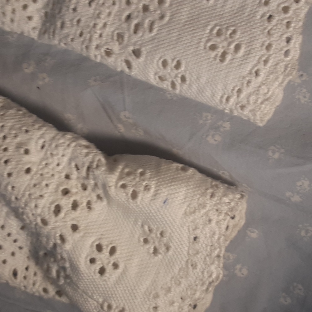 Ann Taylor White Eyelet Floral Cutout Blazer Jacket | Size 6 | Spring Chic - Picture 12 of 12